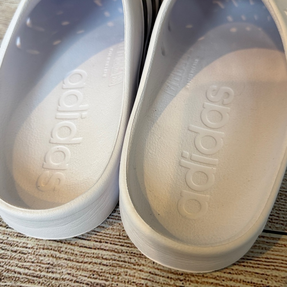 Adidas ADILETTE White Black Clogs Slides Sandals Shoes Size 7 Men 8 Women EUC - Picture 12 of 15